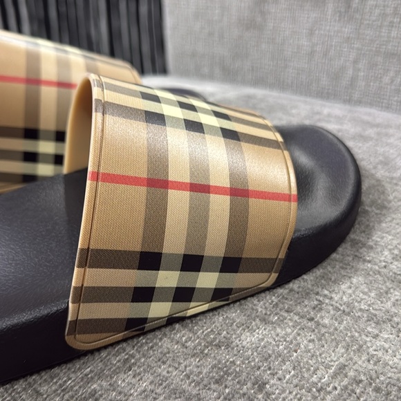 Burberry Slides - Picture 2 of 8